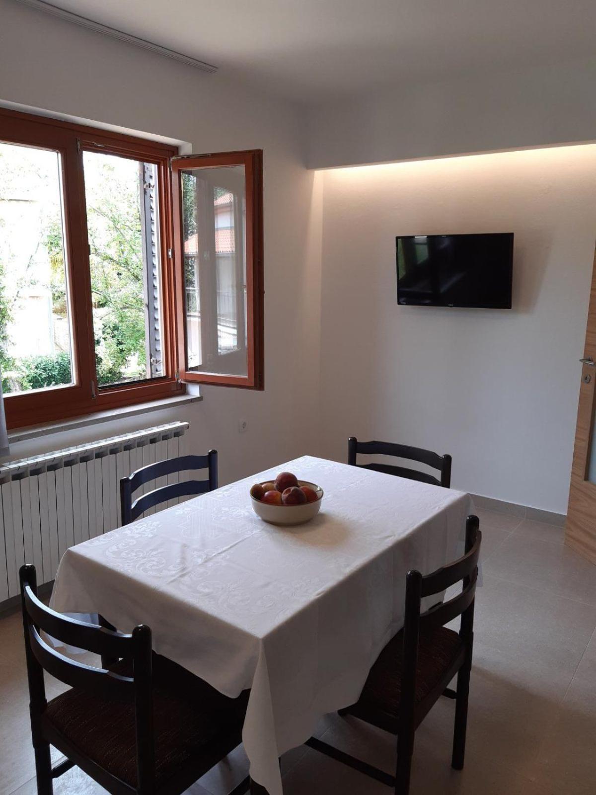 Apartments Cerovic Malinska Exterior photo