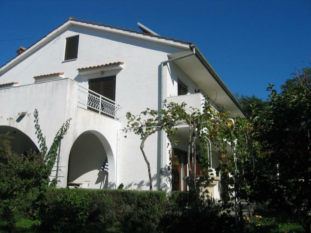 Apartments Cerovic Malinska Exterior photo