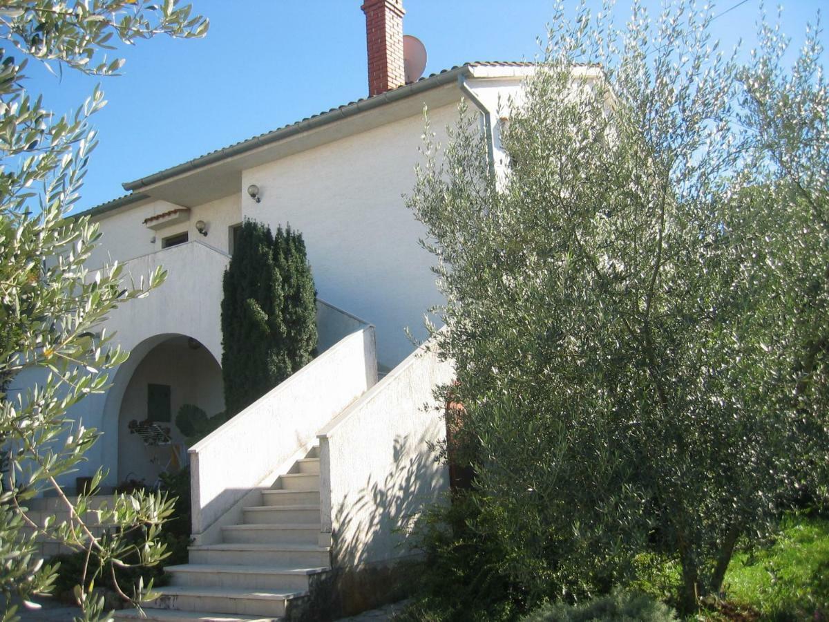 Apartments Cerovic Malinska Exterior photo