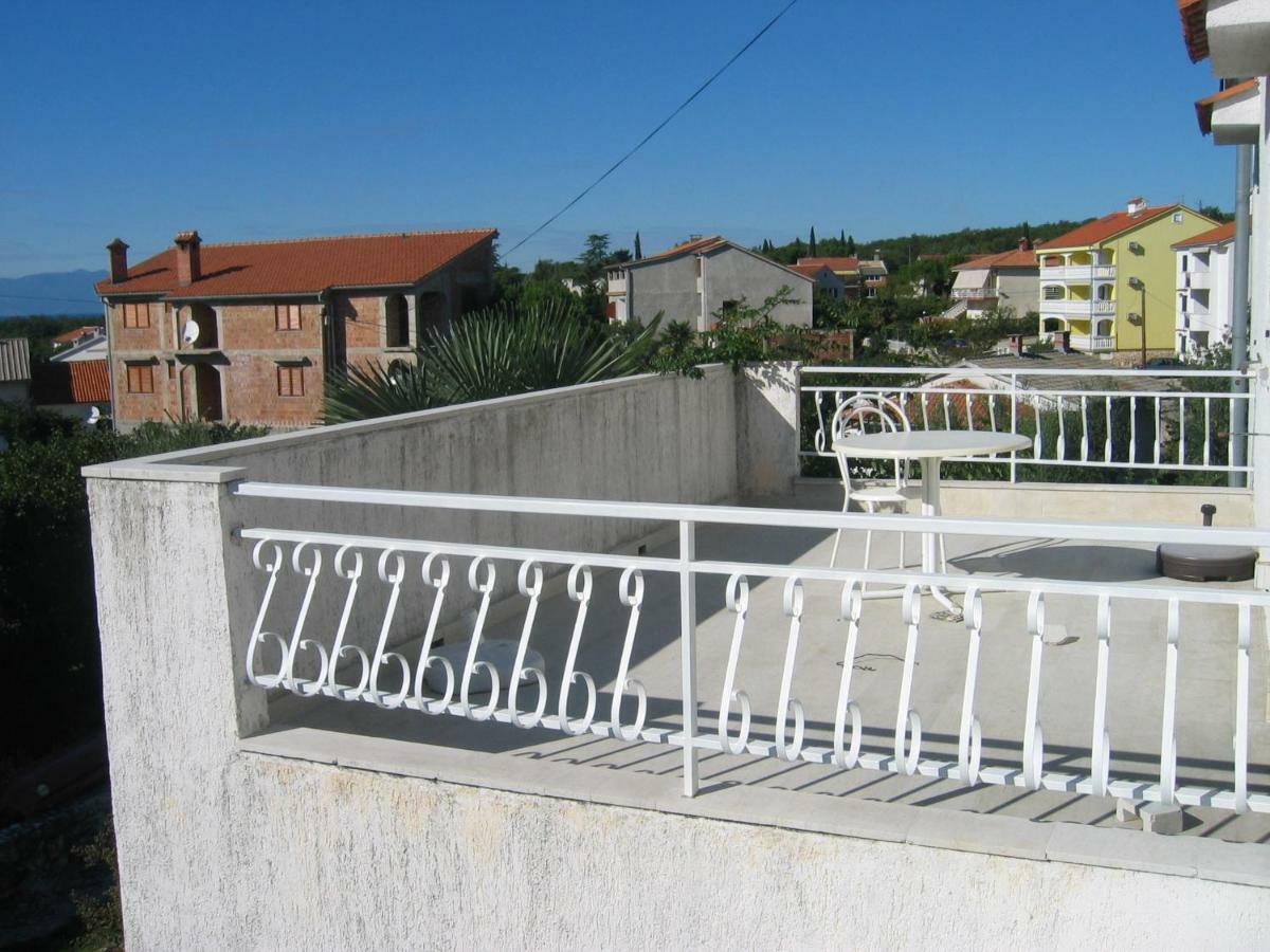 Apartments Cerovic Malinska Exterior photo